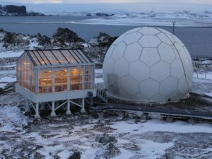acrylite for research greenhouse